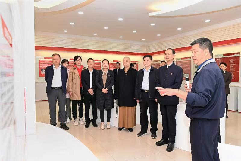 福建省人大常委會(huì)黨組書記、副主任雷春美和全國(guó)人大代表到順昌虹潤(rùn)等地調(diào)研