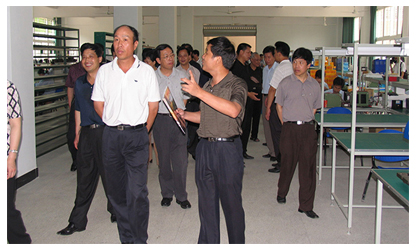 福建省委常委、政法委書(shū)記徐謙一行視察虹潤(rùn)公司